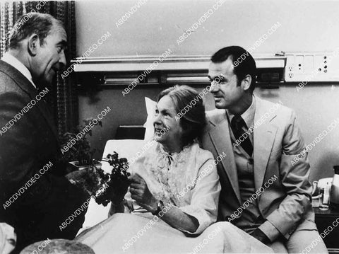 Ed Asner, Geraldine Fitzgerald TV Lou Grant 7022-013
