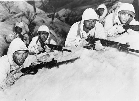 Gene Evans Richard Basehart Fixed Bayonets 7078-27