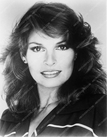 Raquel Welch portrait 7169-13
