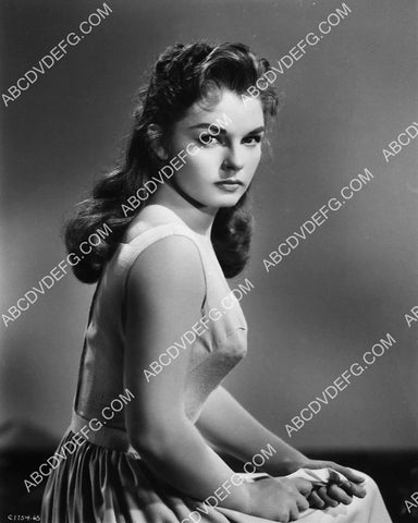 great Luana Patten portrait 7319-29