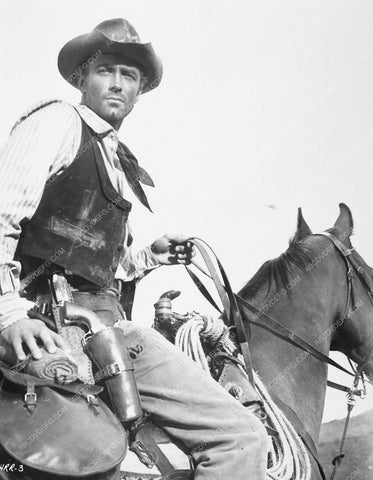 Tom Hunter mounted on horse western portrait 7340-06