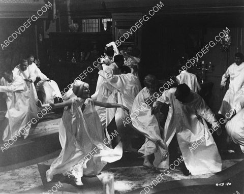vampire feeding frenzy film Kiss of the Vampire 7347-25