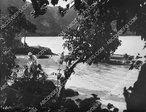 John Ford w cast and crew on location filming The Hurricane 7388-08