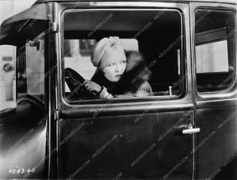 Laura La Plante driving her wheels silent film Love Thrill 7704-02