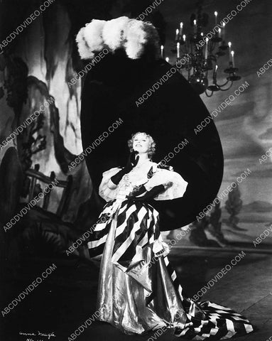 Anna Neagle in a huge gigantic very large hat 7762-15