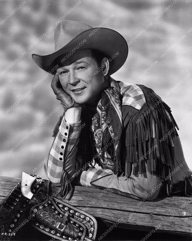 Roy Rogers posing on fence 7763a-07