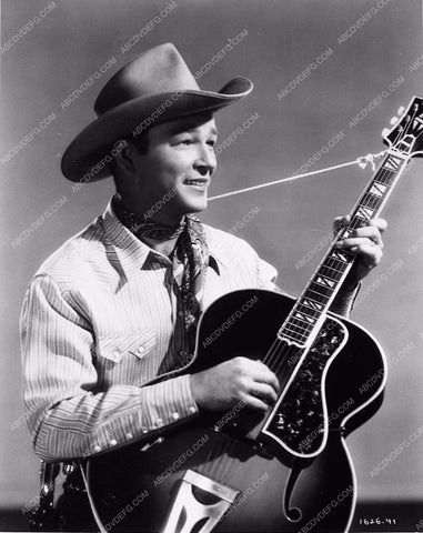 Roy Rogers with guitar 7763a-10