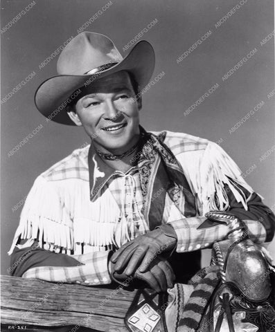 Roy Rogers posing 7763a-25