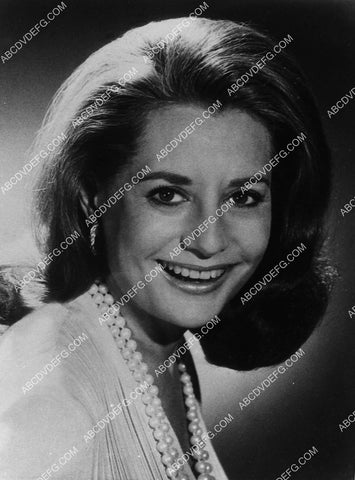 news caster Barbara Walters portrait 7766-01