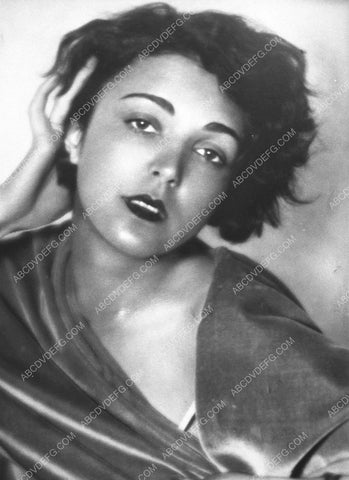 cool Lila Lee portrait 7975-14
