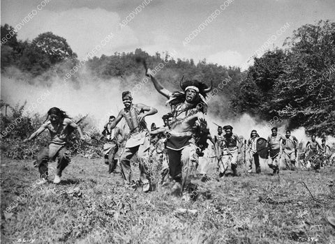 Indian raid on the fort film Davy Crockett King of the Wild Frontier 7984-12