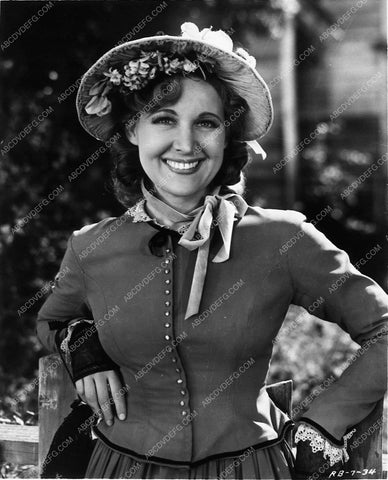 Gwen Gaze western portrait 8115-08