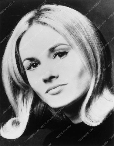 Nancy Barrett portrait 8115-19