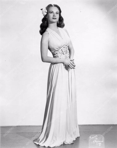 Opera singer Lenore Rae portrait 81bx01-037