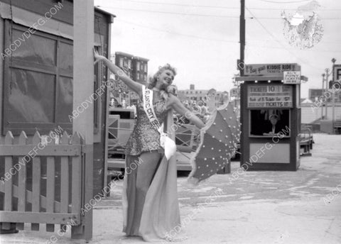 Mary Martin By the Skin of Our Teeth 81bx01-098
