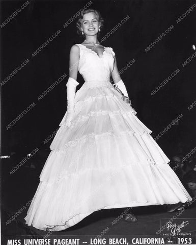 1953 Miss Sweden Ulla Sandklef in Miss Universe contest 81bx01-109