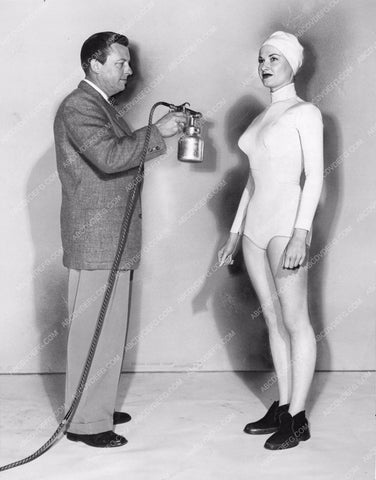 makeup artist Wally Westmore paints beauty Ann Robinson 81bx01-127