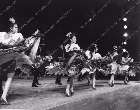 dance Ballet Folklorico of Mexico production Fiesta in Jalisco 81bx01-219