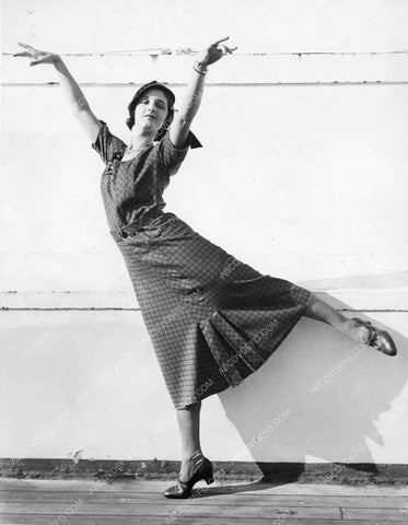 Parisian ballet dancer Duscha Lesprilova arrives in New York 81bx01-228