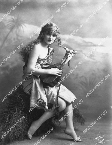 Mary Miles Minter portrait 8205-26