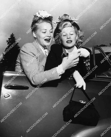 Baetty Hutton and her sister Marion 8213-27