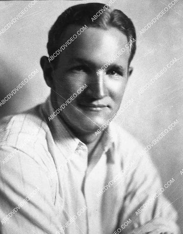 Joe Sawyer portrait 8220-22