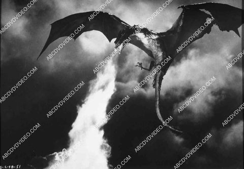 dragon attack sequence film Dragonslayer 8242-29