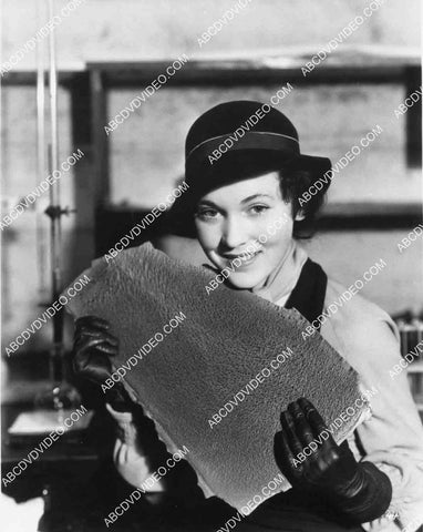 Maureen O'Sullivan w a piece of the floor maybe 8245-30
