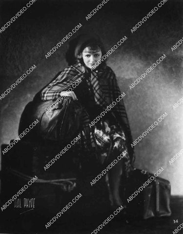 Janet Gaynor w her bags packed 8444-21