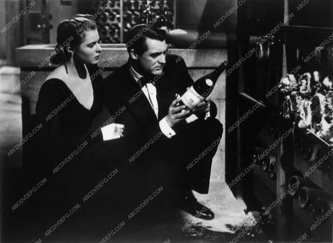 Claude Rains Cary Grant Ingrid Bergman Notorious 8509-24