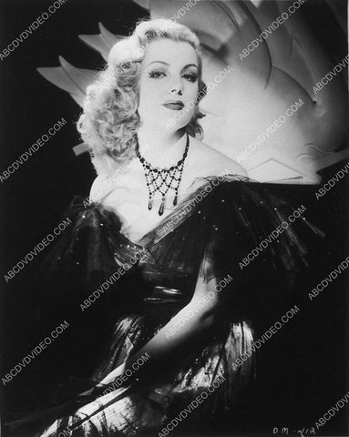 beautiful Dolores Moran portrait 8597-18