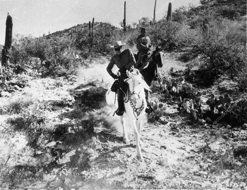 Clayton Moore Jay Silverheels film Lone Ranger and the Lost City of Gold 8611-02