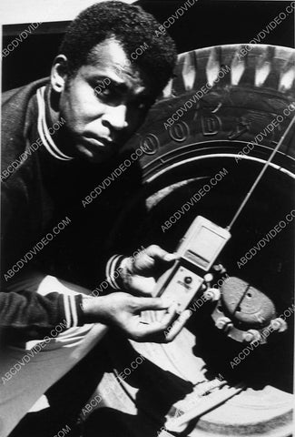 Greg Morris w the remote control TV Mission Impossible 8628-20