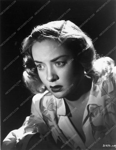 stylish Audrey Totter portrait 8705-19