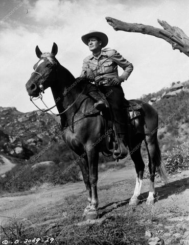 cowboy star Charles Starrett on his horse 8760-30