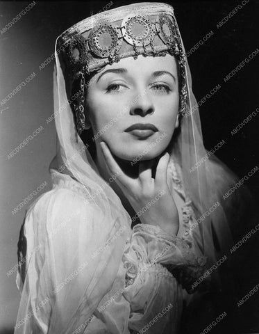 Patricia Morison portrait 8819-01
