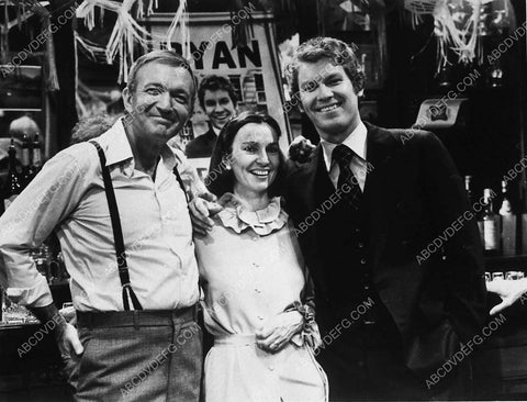 Daniel Hugh Kelly and cast members TV Ryan's Hope 8856a-30