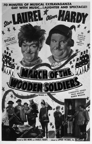 Stan Laurel Oliver Hardy film March of the Wooden Soldiers 8856a-32