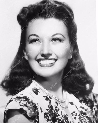 beautiful Ginny Simms portrait 8954-04