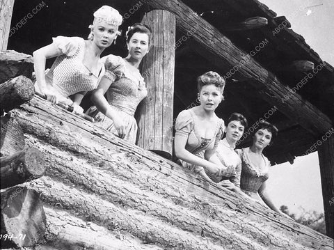 Mamie Van Doren Gloria Talbott Gigi Perreau Elinor Donahue film Girls Town 8954-13