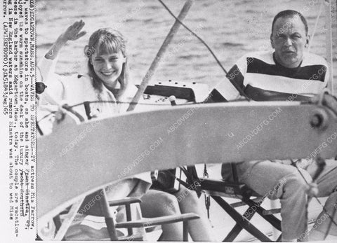 news photo Frank Sinatra Mia Farrow out yachting for the day 8954-29