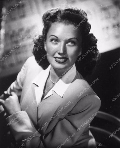 beautiful Ginny Simms portrait 8969-10