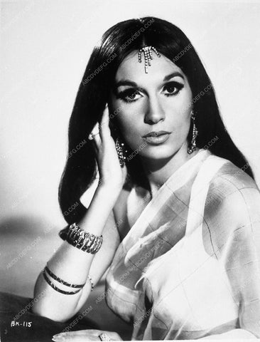 Yvonne Romaine portrait 8995-13