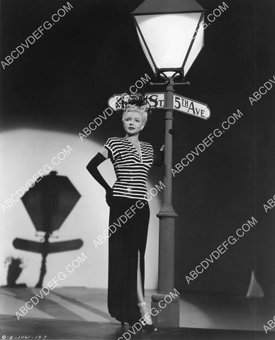 Marjorie Reynolds under the lamp post film Meet Me on Broadway 8B11-292