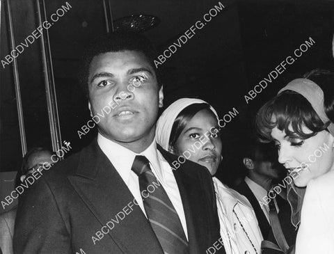 Muhammad Ali at some event 8B11-406