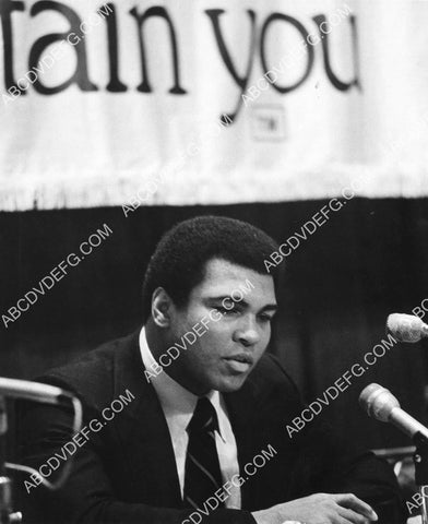 Muhammad Ali press conferrence 8B11-412