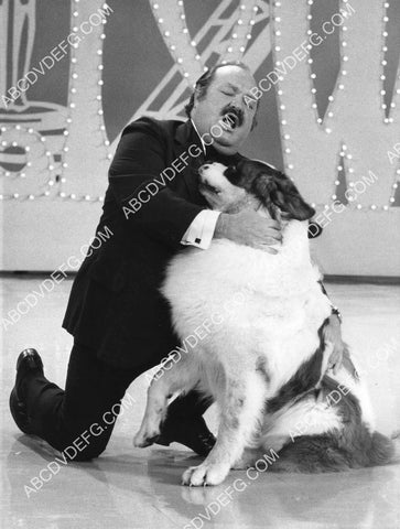 William Conrad sings to a St. Bernard dog TV The Dean Martin Show 8B11-508