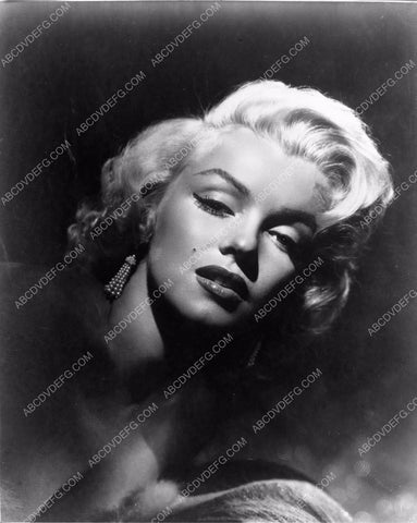 Marilyn Monroe portrait 8b03-007
