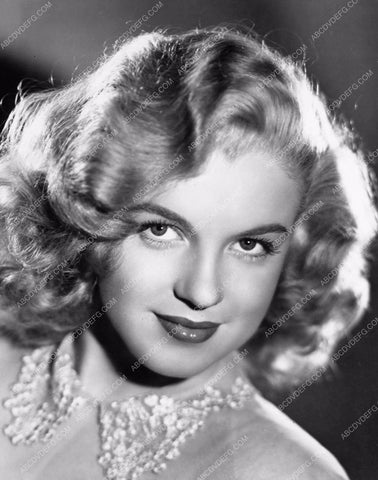 Marilyn Monroe portrait 8b03-034