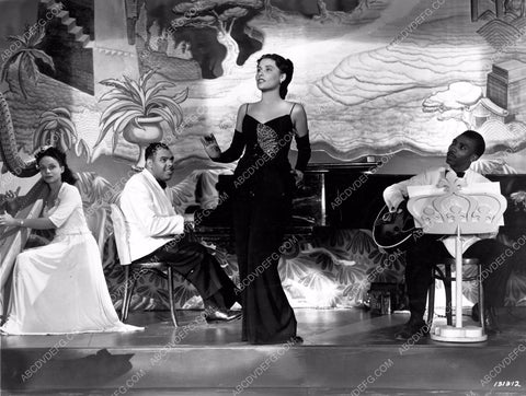 Lena Horne singing 8b03-238